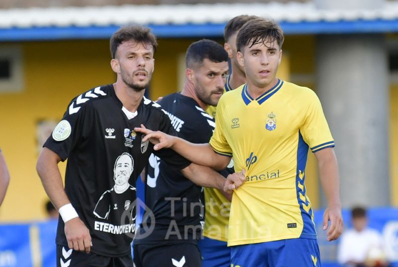 0-2: El Tamaraceite completa su majo y limpio en la III Copa Ruiz Caballero