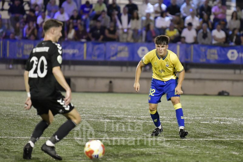 0-2: El Tamaraceite completa su majo y limpio en la III Copa Ruiz Caballero