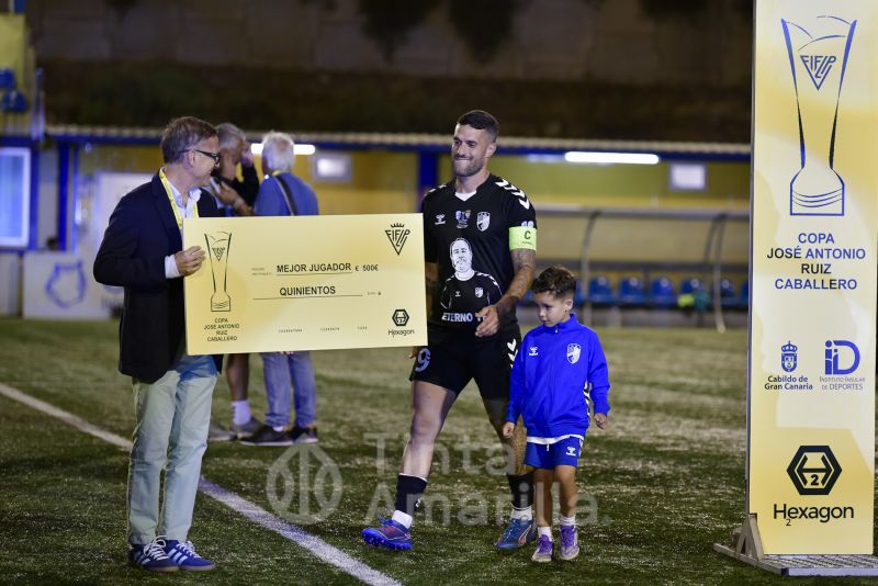 0-2: El Tamaraceite completa su majo y limpio en la III Copa Ruiz Caballero