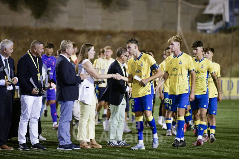 0-2: El Tamaraceite completa su majo y limpio en la III Copa Ruiz Caballero