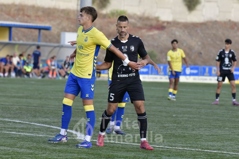 0-2: El Tamaraceite completa su majo y limpio en la III Copa Ruiz Caballero