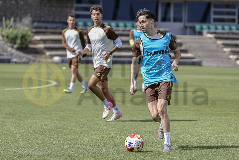 Fotos: Las Palmas Atlético prepara en Barranco Seco su visita al Conquense