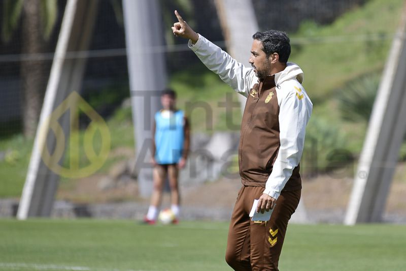 Fotos: Las Palmas Atlético prepara en Barranco Seco su visita al Conquense