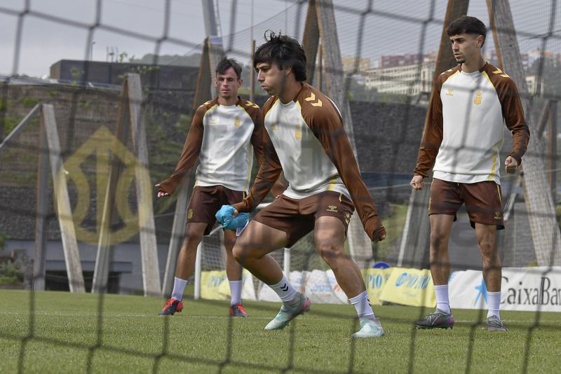 Fotos: Las Palmas Atlético prepara en Barranco Seco su visita al Conquense
