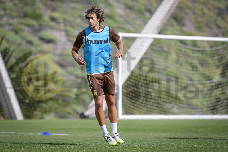 Fotos: Las Palmas Atlético prepara en Barranco Seco su visita al Conquense
