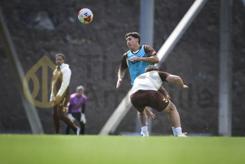 Fotos: Las Palmas Atlético prepara en Barranco Seco su visita al Conquense