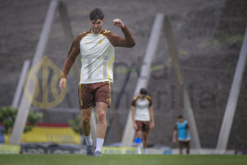 Fotos: Las Palmas Atlético prepara en Barranco Seco su visita al Conquense