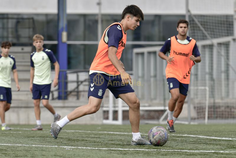 Fotos: Las Palmas C prepara el partido antes de su parón