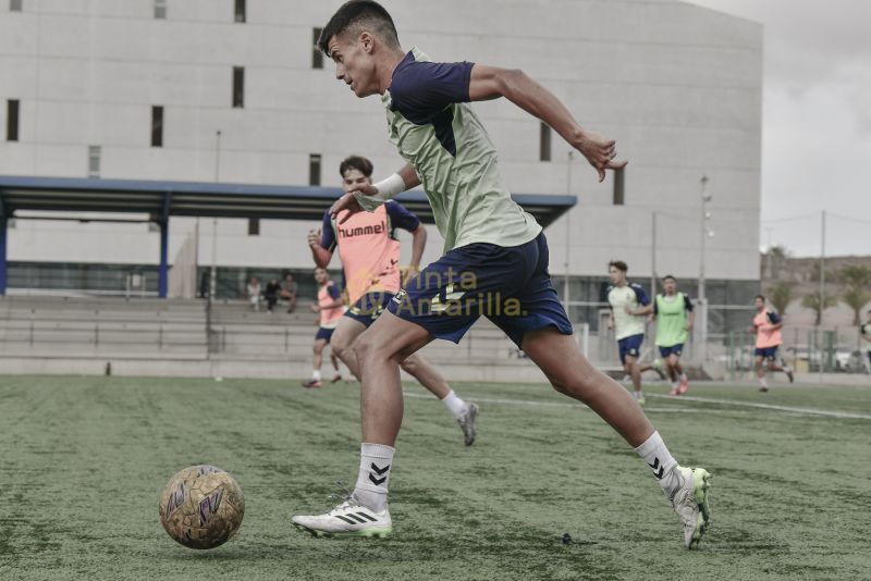 Fotos: Las Palmas C prepara el partido antes de su parón