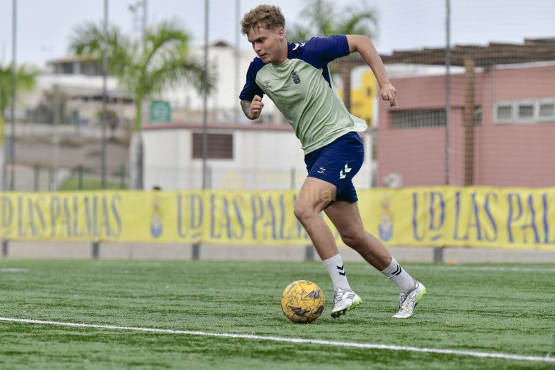 Fotos: Las Palmas C prepara el partido antes de su parón