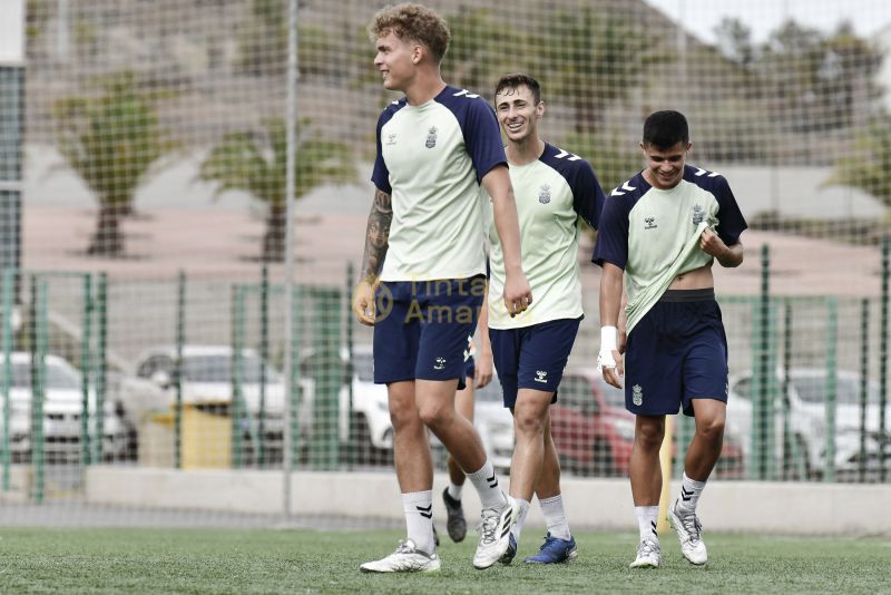 Fotos: Las Palmas C prepara el partido antes de su parón
