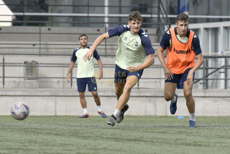 Fotos: Las Palmas C prepara el partido antes de su parón