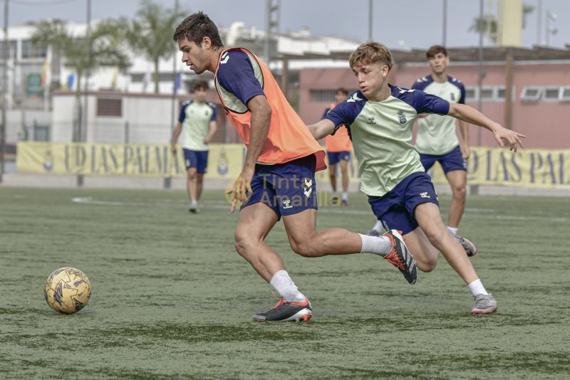 Fotos: Las Palmas C prepara el partido antes de su parón