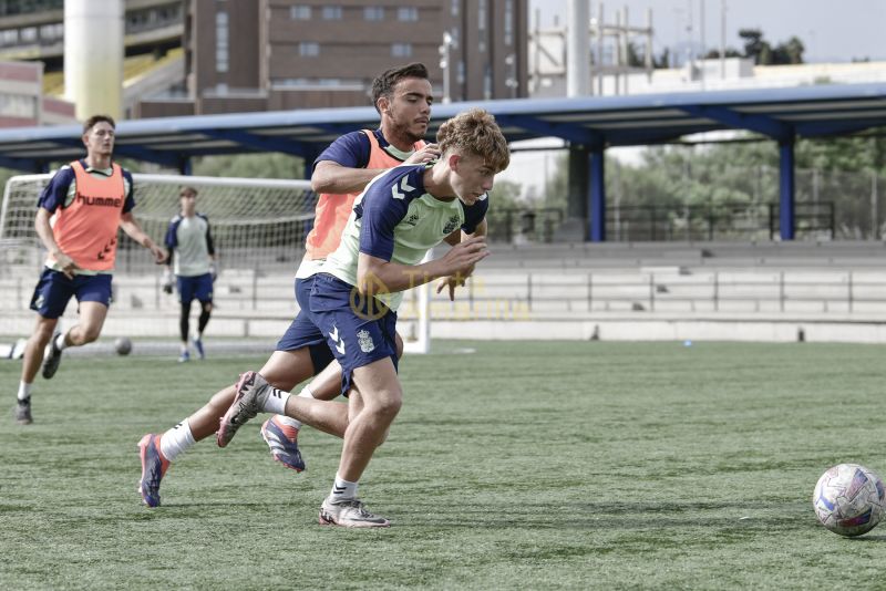 Fotos: Las Palmas C prepara el partido antes de su parón