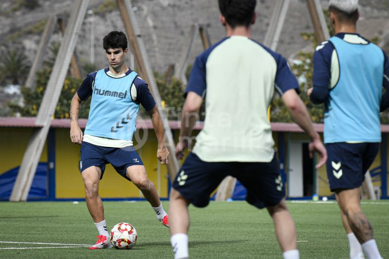 Fotos: El filial se prepara para el duro test frente al Marino