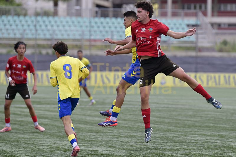 Fotos: El juvenil B de la UD Las Palmas logra su vigésima victoria