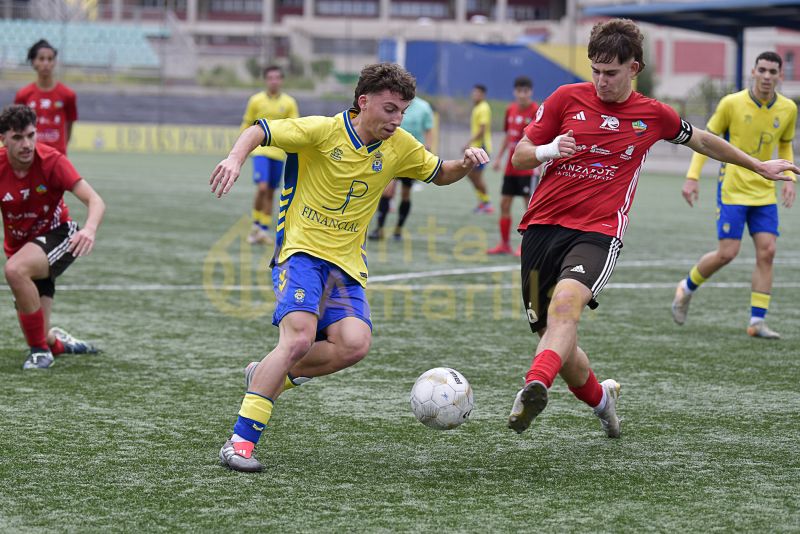 Fotos: El juvenil B de la UD Las Palmas logra su vigésima victoria