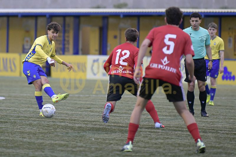 Fotos: El juvenil B de la UD Las Palmas logra su vigésima victoria