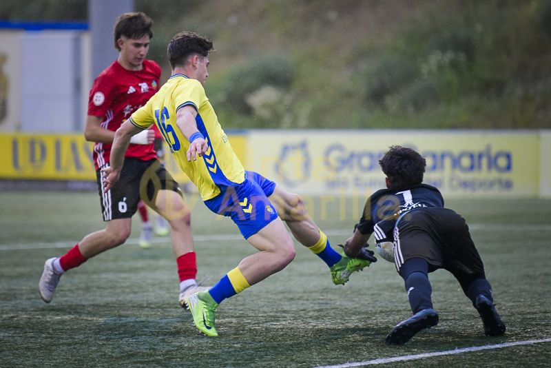 Fotos: El juvenil B de la UD Las Palmas logra su vigésima victoria