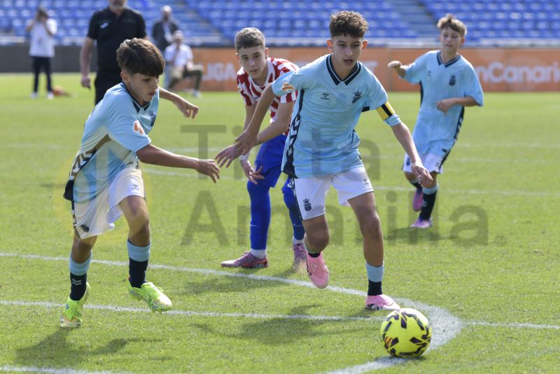 Fotos: La UD termina la fase previa con un meritorio empate ante el Atlético
