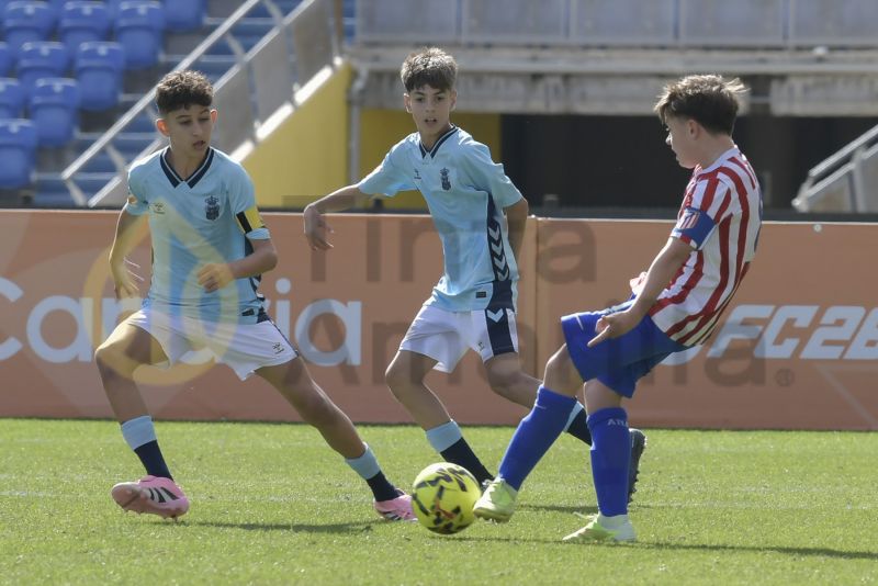 Fotos: La UD termina la fase previa con un meritorio empate ante el Atlético