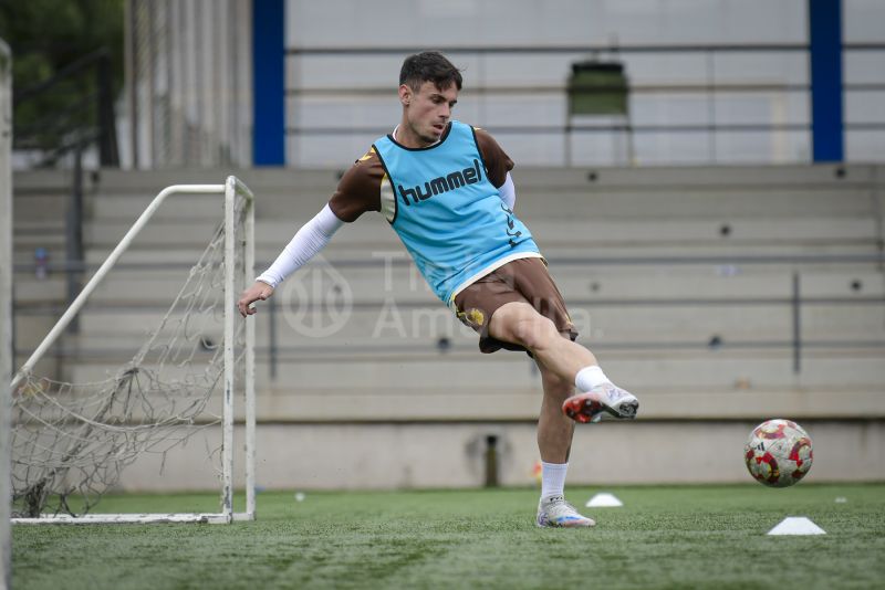Fotos: Las Palmas Atlético planifica cómo sorprender al líder del grupo
