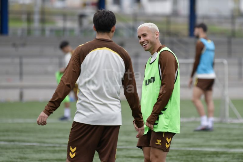 Fotos: Las Palmas Atlético planifica cómo sorprender al líder del grupo