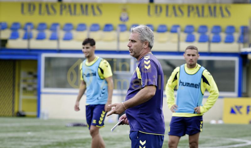 Robaina e Iván López ya dirigen a los filiales de Segunda y Tercera RFEF