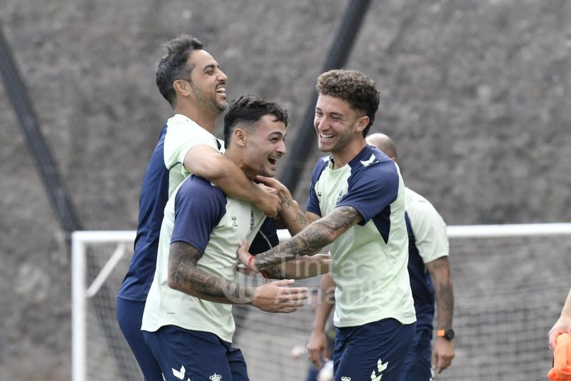 Fotos: Las Palmas Atlético, en todos los caminos del Villa