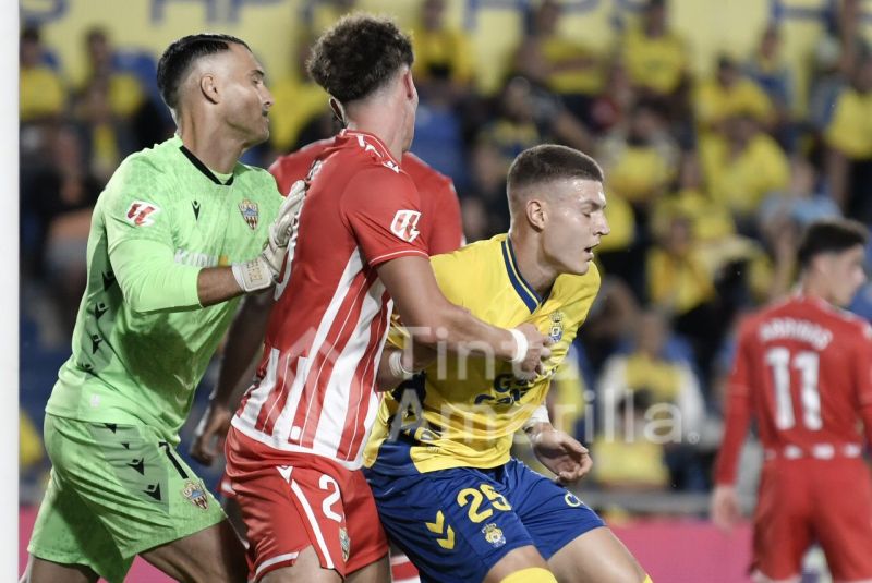 La UD recurre ante Competición la roja de Lukovic