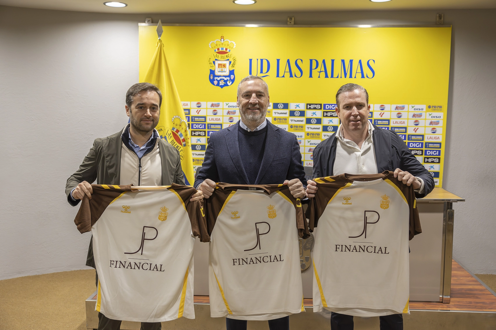 "Necesitamos el apoyo de todos los aficionados y confiamos revertir contra el líder la situación"