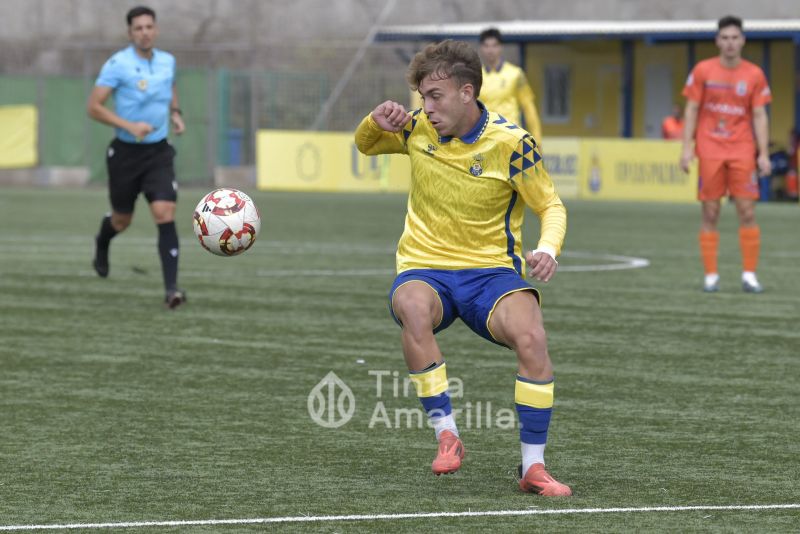 2-0: El filial trabaja duro para volver a la cúspide del grupo canario