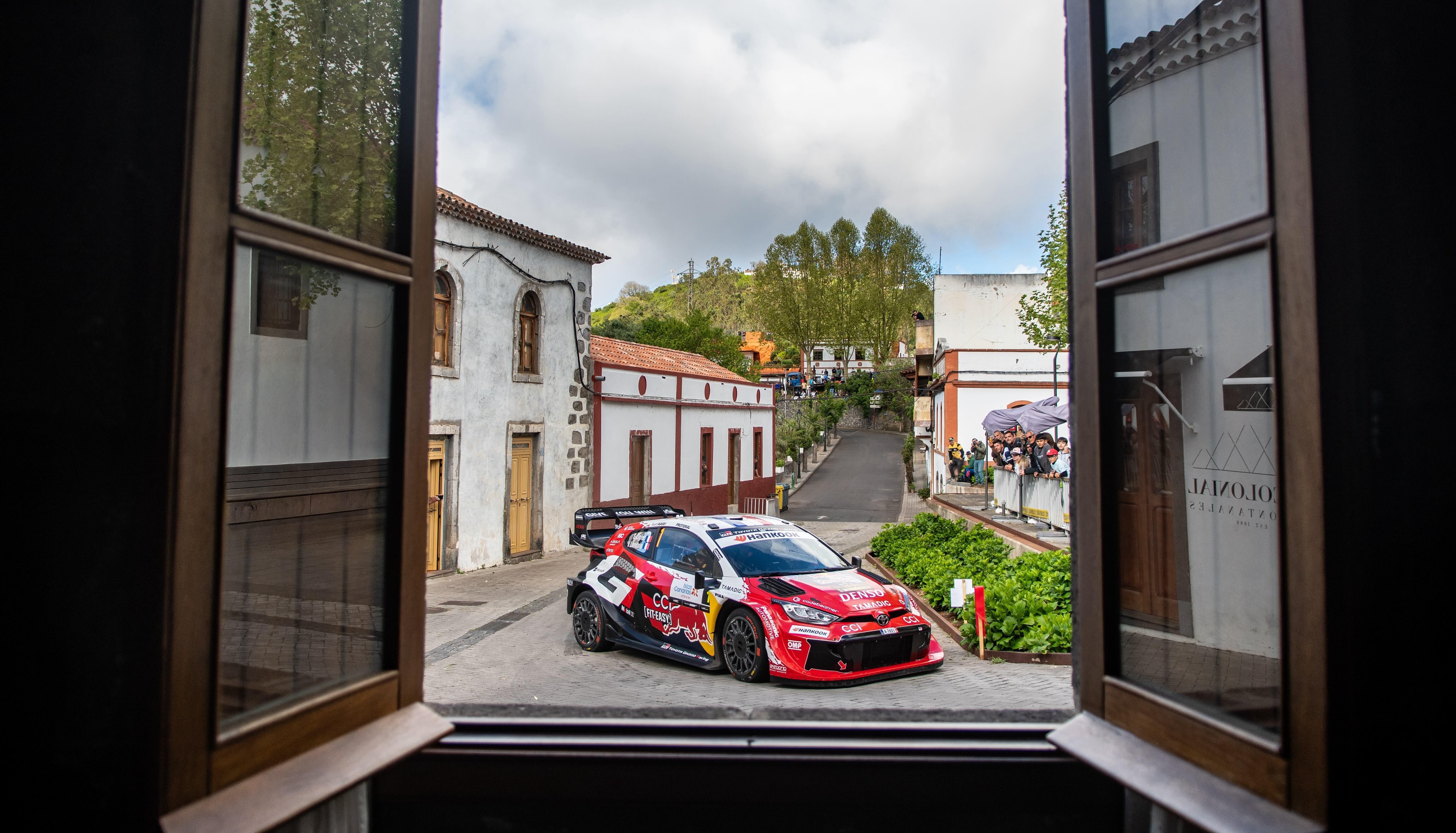 3.8 segundos, la diferencia entre Ogier y Solberg tras 14 tramos cronometrados