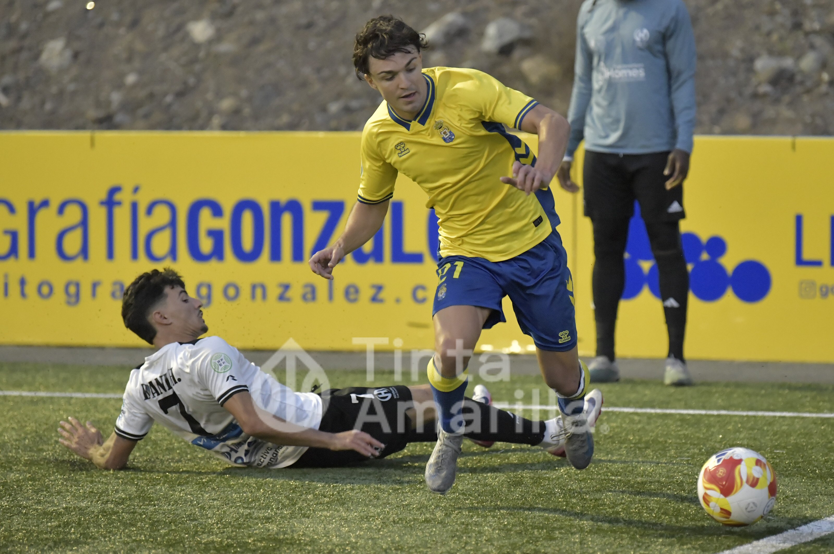 0-2: Airan y Darío repiten con goles en la victoria de Las Palmas C en Fuerteventtura