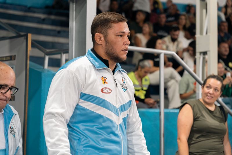 Alberto Zamora decide el título de lucha corrida de Primera