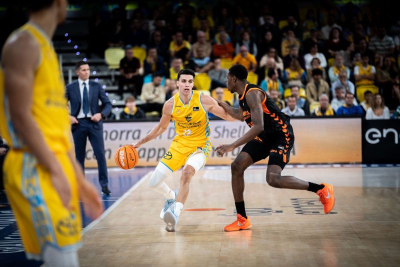  80-90: El Valencia no deja levantar cabeza al Gran Canaria