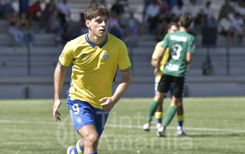 El juvenil de la UD golea (0-4) y mantiene su renta como líder