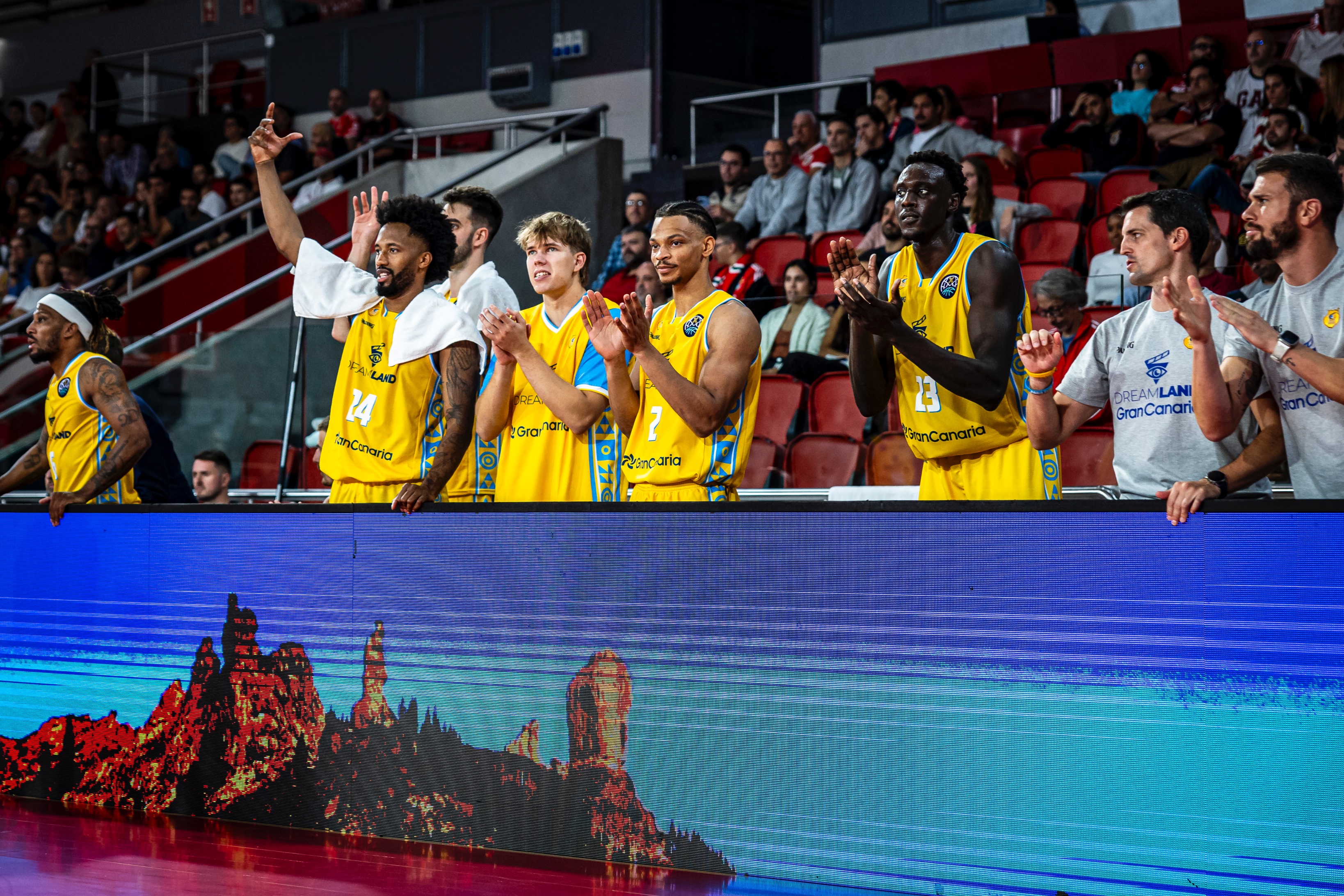 61-98: El Granca bate a un Benfica con más nombre que otra cosa