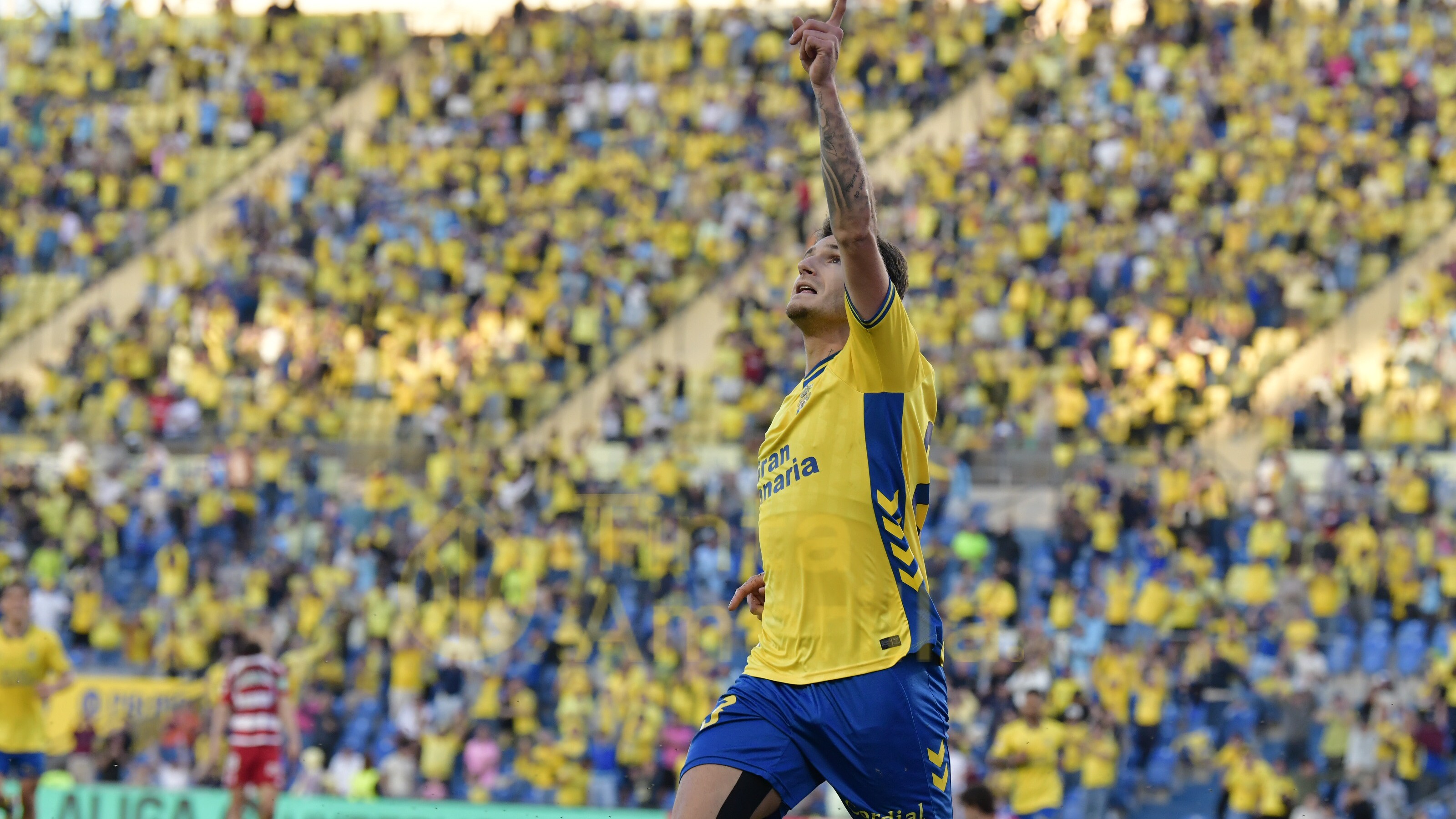 "La celebración de los goles refleja lo conectados que estamos todos los futbolistas"