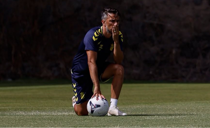 "Firmaría ante un notario ganar dos de cada tres partidos"