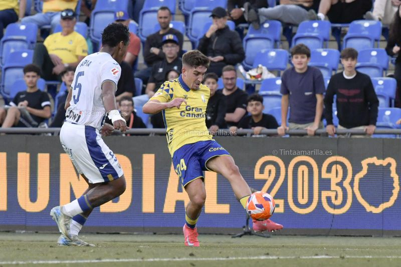 Diego Martín ingresa en el club palmero de Primera División