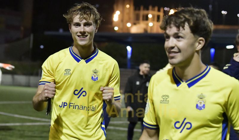 Diego Rodríguez cierra su semana fantástica con un gran gol en La Salud (0-1)