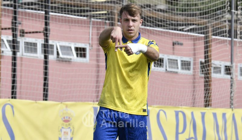 Elías Romero es el nuevo rey del gol en la Tercera RFEF canaria