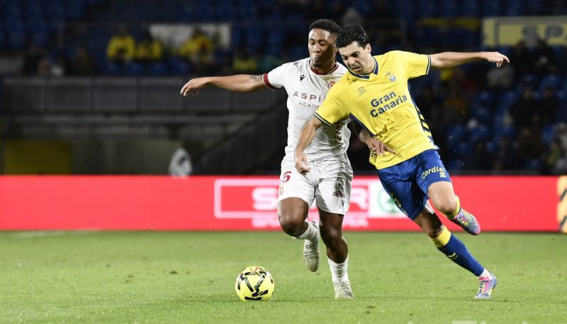 El gran momento de Enrique Clemente vs el delicado clima del Zaragoza