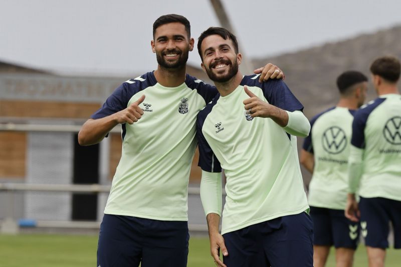 Valentín y Abou, en el grupo de 30 jugadores que viajan a Marbella