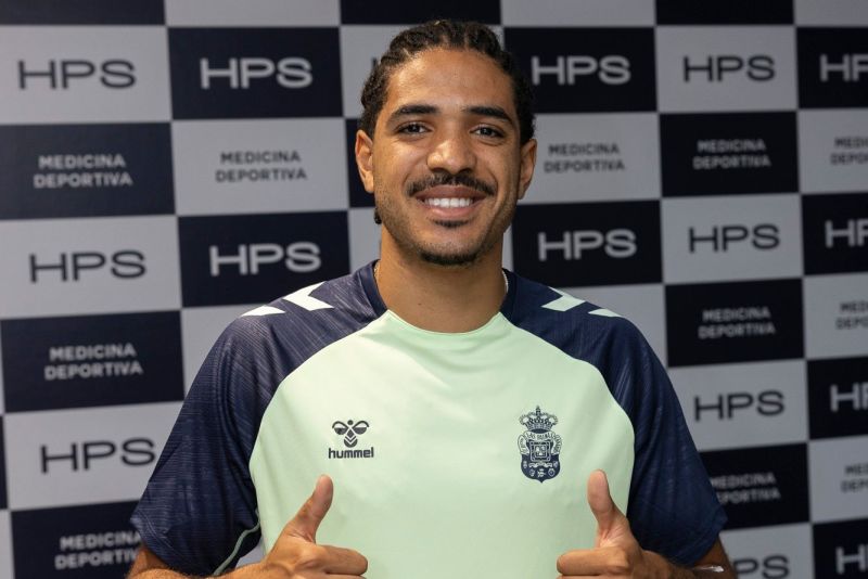 La plantilla de la UD comienza su paso por el 'ITV' del verano