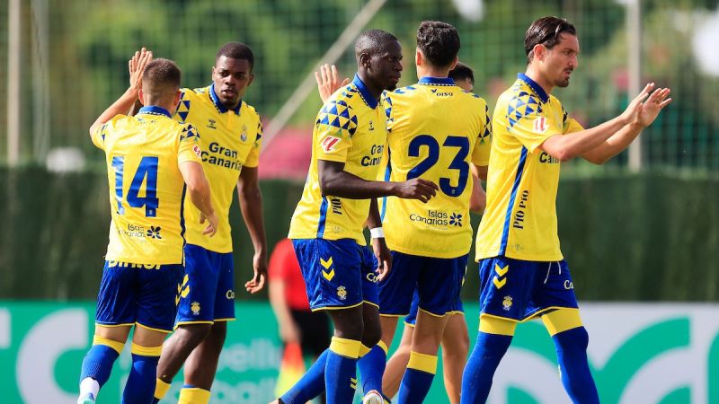 2-1: La UD pierde, pero 'riega' Marbella de aire fresco