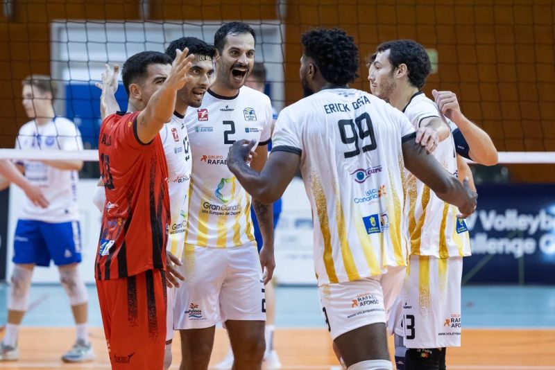 San Roque pierde un derbi y Guaguas gana en Valencia