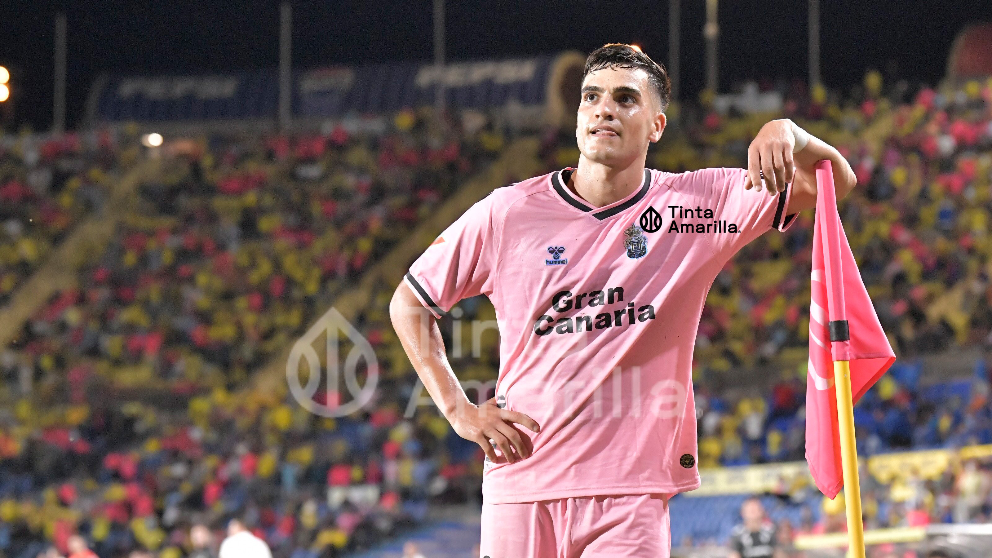 Ale García fue otra noche la pantera rosa de la UD