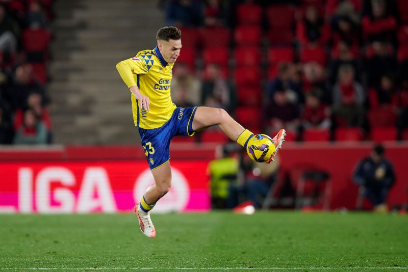 McKenna, baja ante el Barça; Viti y Mármol también advertidos